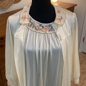 Vintage Lorraine housecoat/nightgown set